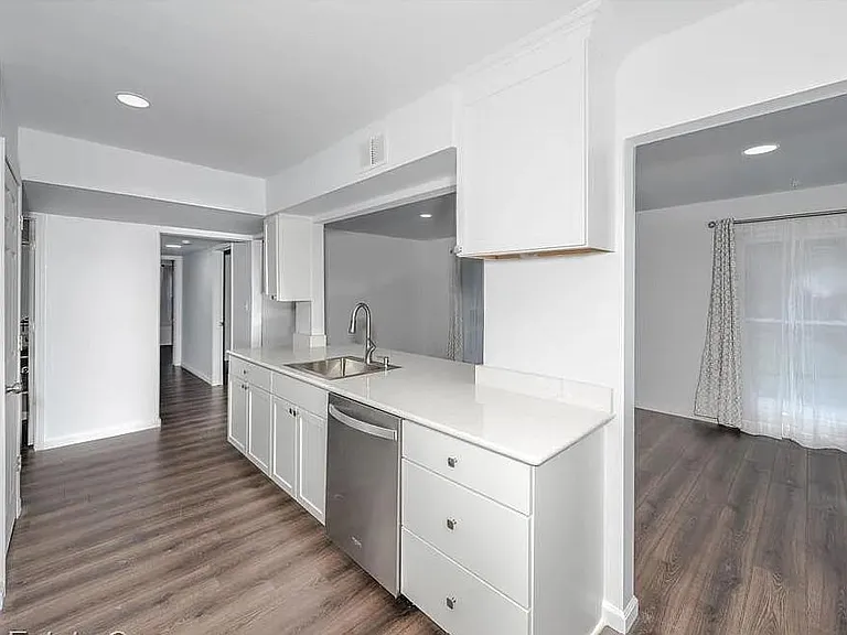 529 E University Dr #1203 — Photo 7