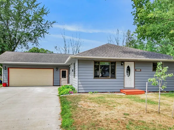 621 N Park Pl, Cadott, WI 54727