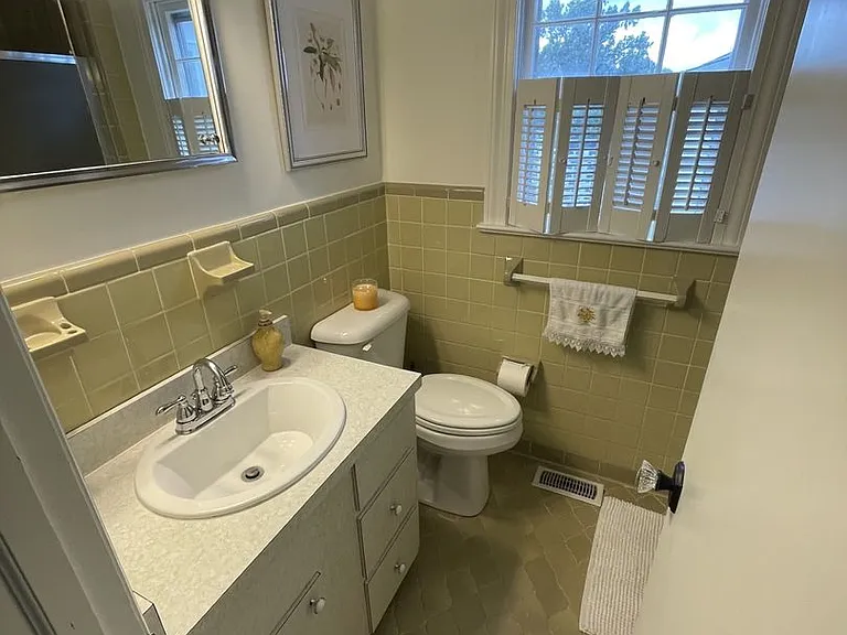 615 E Sabiston Dr #302 — Photo 9