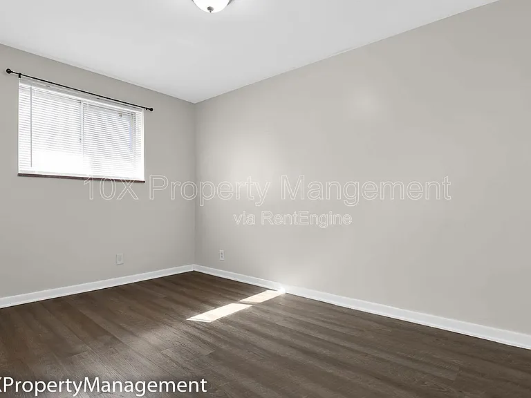 3257 Cleveland Ave #C — Photo 16