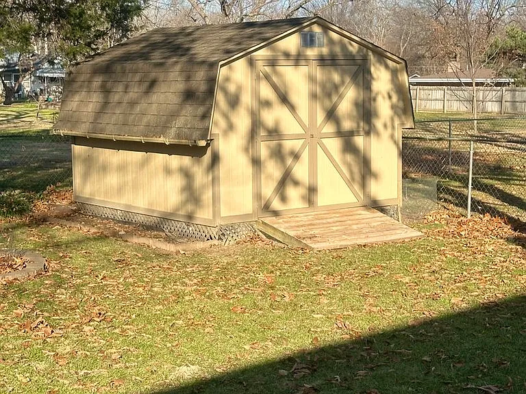 2765 E Verona St — Photo 21