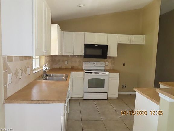 4th image of 1237 Blaine Ave