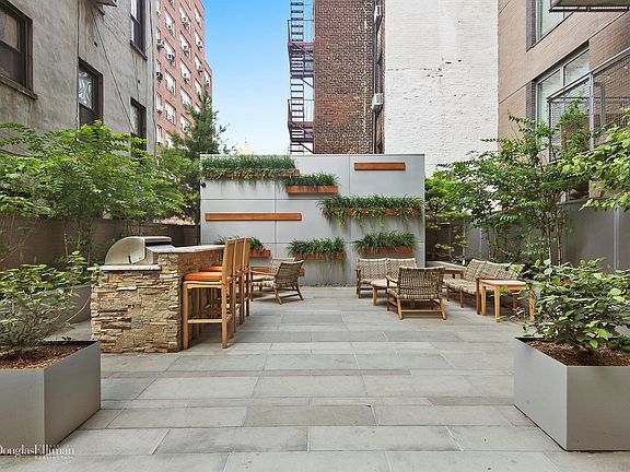 3rd image of 225 E 34th St APT 3D