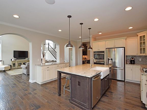 5th image of 6664 Palmetto Dr