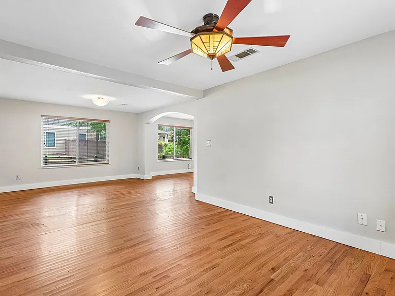 4315 Bellvue Ave — Photo 7