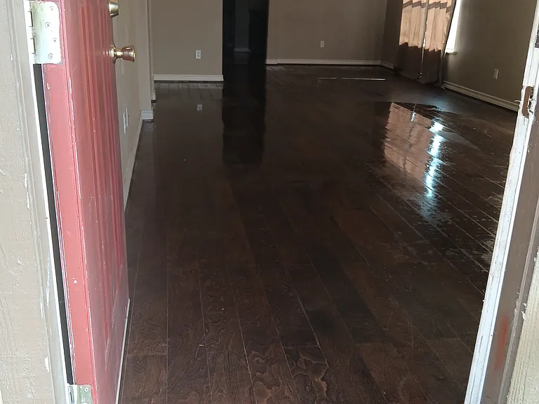 412 W Van Week St — Photo 13