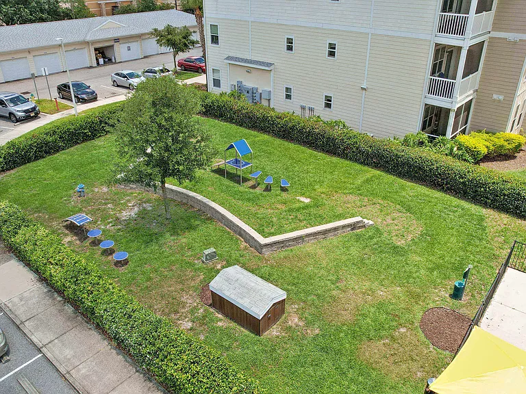 Domain — Photo 25