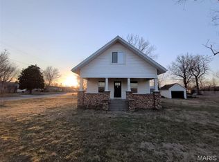 119 1st St, Goodman, MO 64843