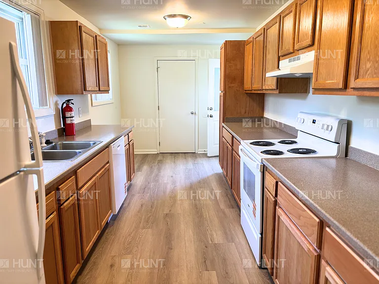 51 Washington Dr — Photo 4