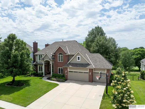 2104 S 183rd Cir, Omaha, NE 68130
