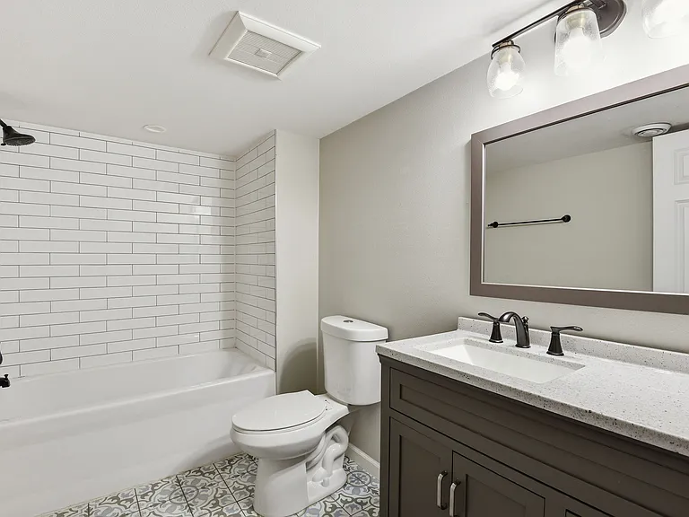 3244 Grand Ave S — Photo 18