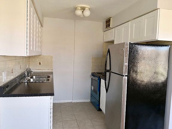 3rd image of 2055 W Lunt Ave APT 201