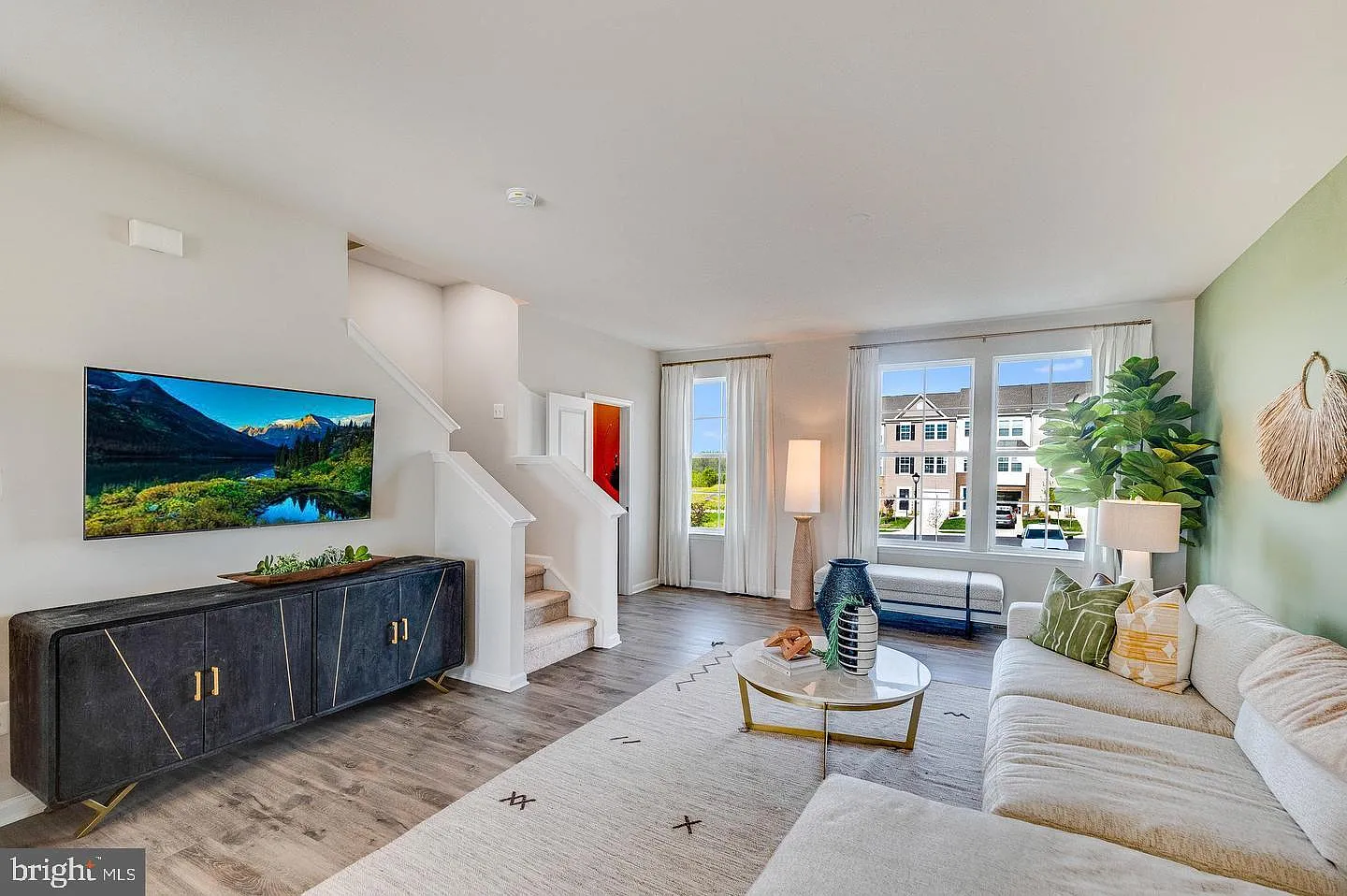 3 bed, 4.0 bath, 1726 sqft, $2,099 — Photo 3