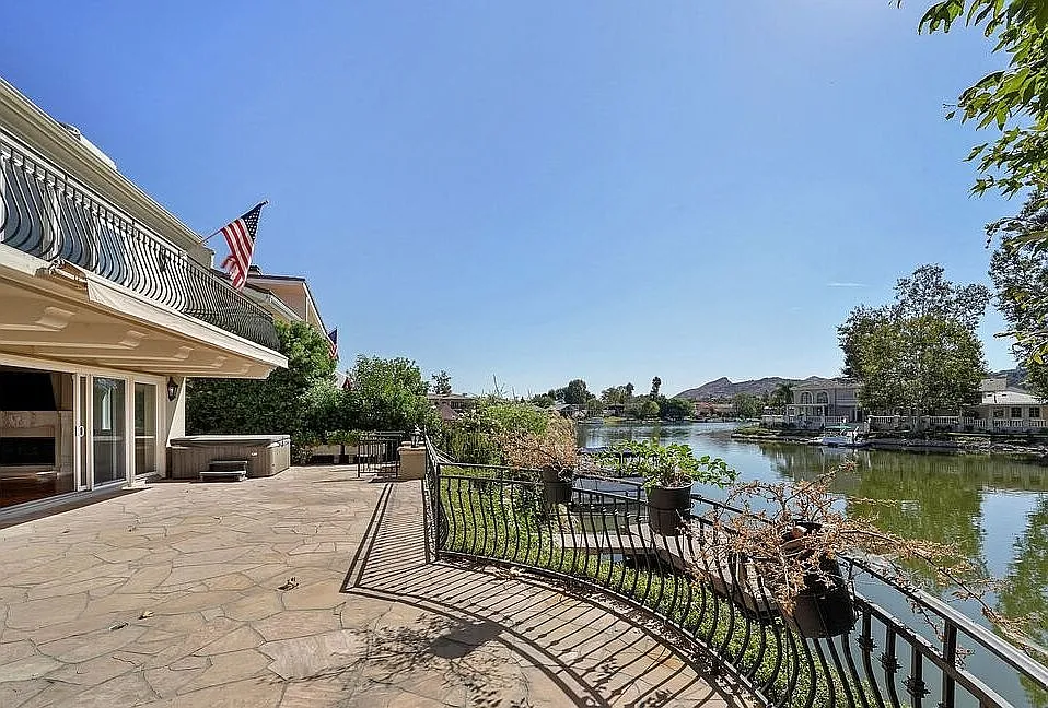 Building Photo - 3824 Charthouse Cir