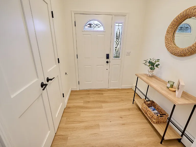565 Transit Ave — Photo 12
