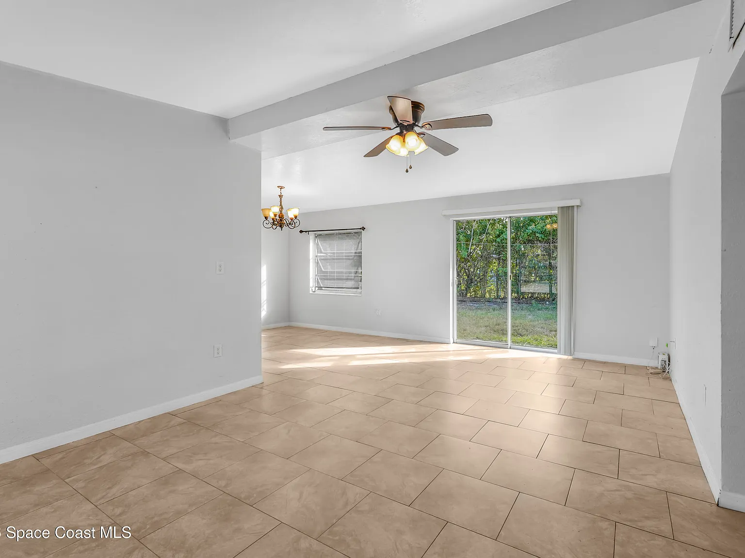 4 bed, 2.0 bath, 1516 sqft, $1,800 — Photo 4