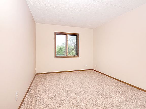 4th image of 1660 E Thacker St APT 1C