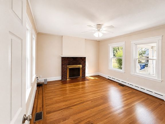 3rd image of 64 Havelock St