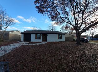 218 Redwood Dr, Mesquite, TX 75181