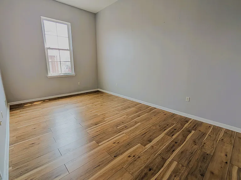 19 Market St #405 — Photo 8