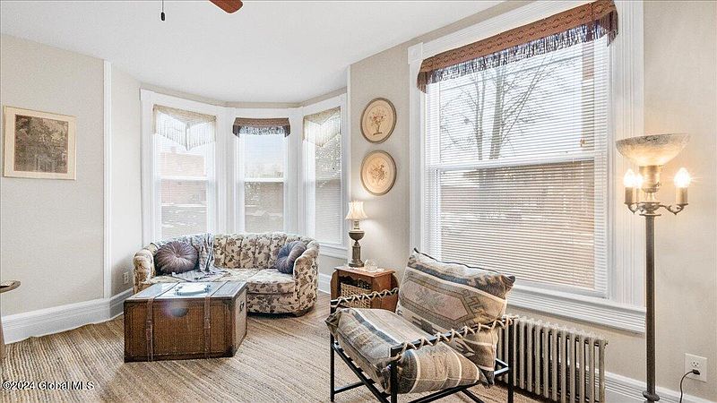 3rd image of 14 Maple Street