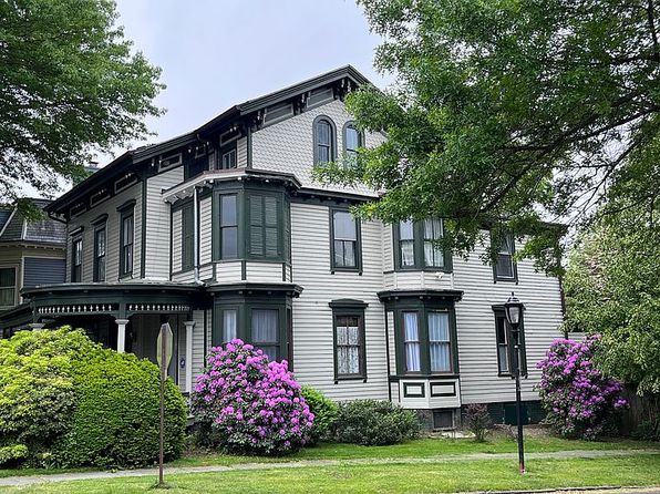 112 Academy St
