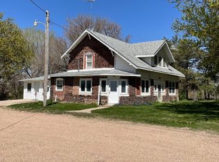203 S H Rd, Giltner, NE 68841