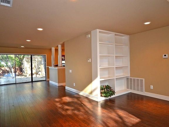 3rd image of 3402 Blumie St #A
