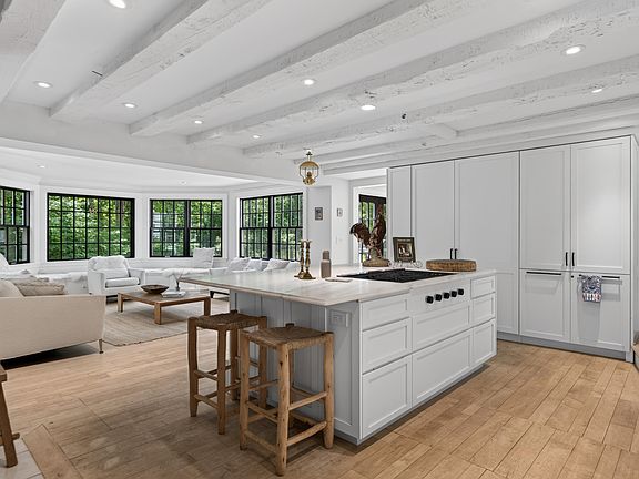 4th image of 274 Pope Road