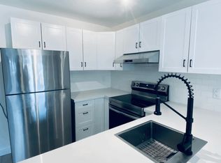 718 Cannon St E, Hamilton, ON L8L 2G9