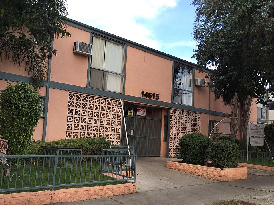 2nd image of 14615 Saticoy St APT 20