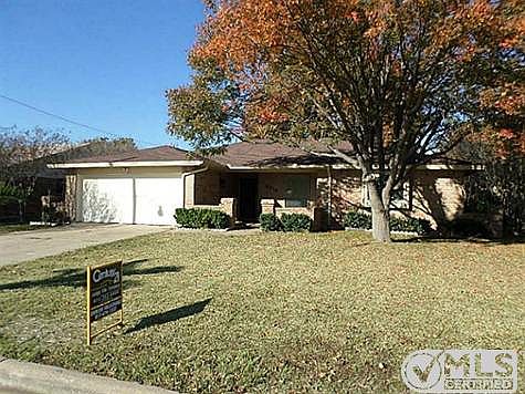 1st image of 2410 Woodside Dr