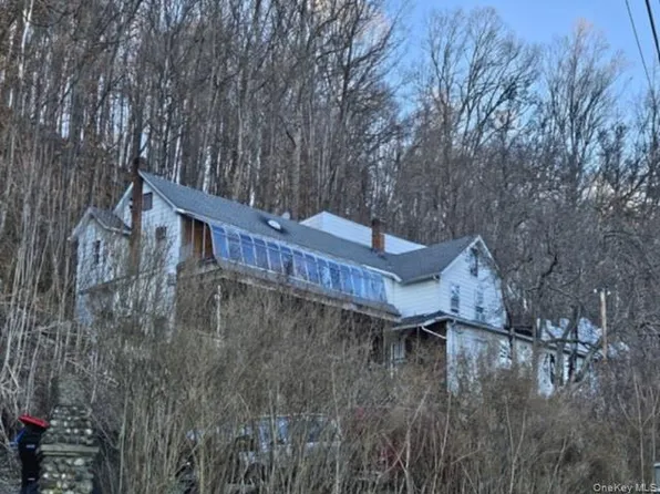 37 Tomahawk Drive, Amawalk, NY 10501