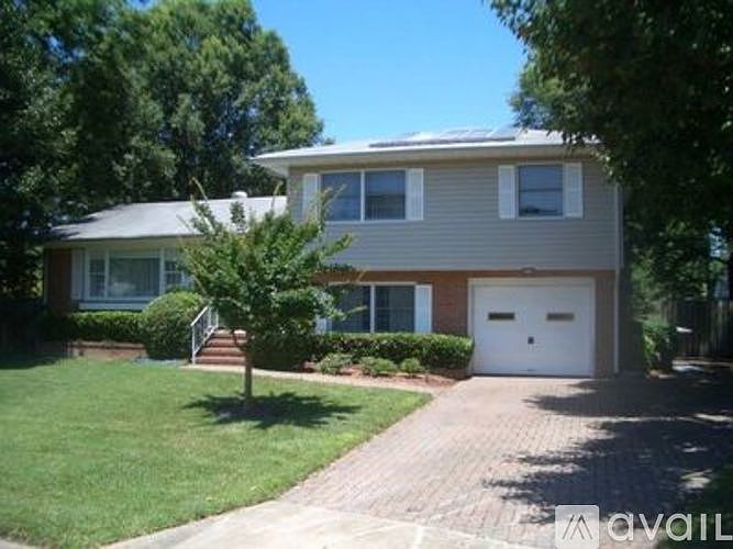 1st image of 464 Elizabeth Lake Dr
