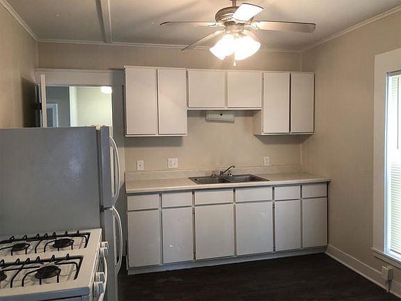 3rd image of 527 W Grove St