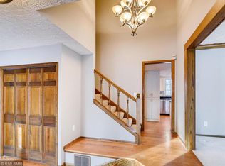 2700 Olde Wood Ct, Wayzata, MN 55391