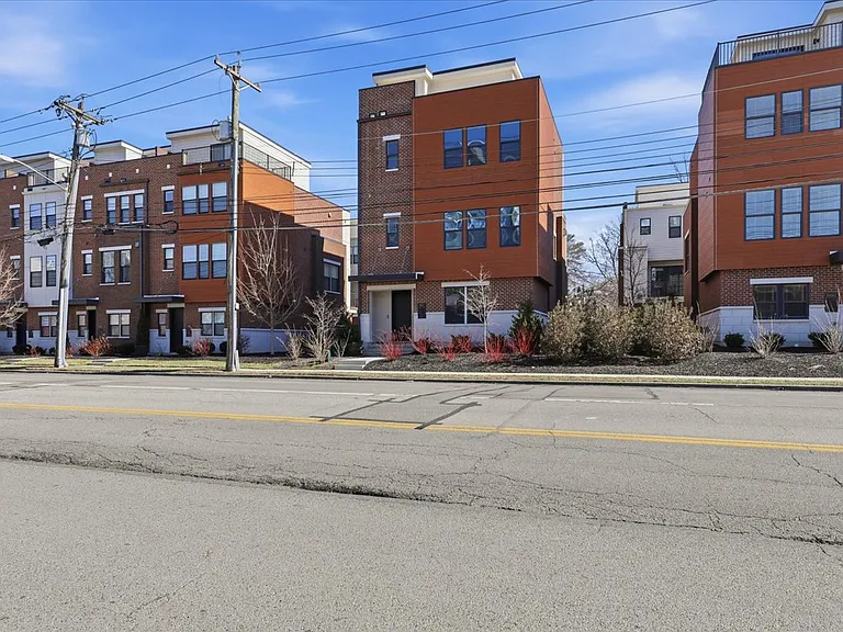 3912 Edwards Rd — Photo 5