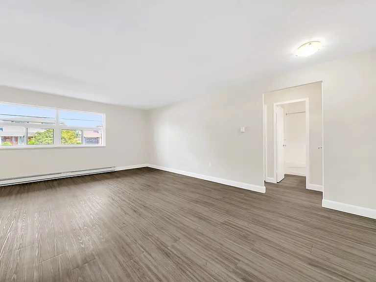 955 10th St E #208 — Photo 15
