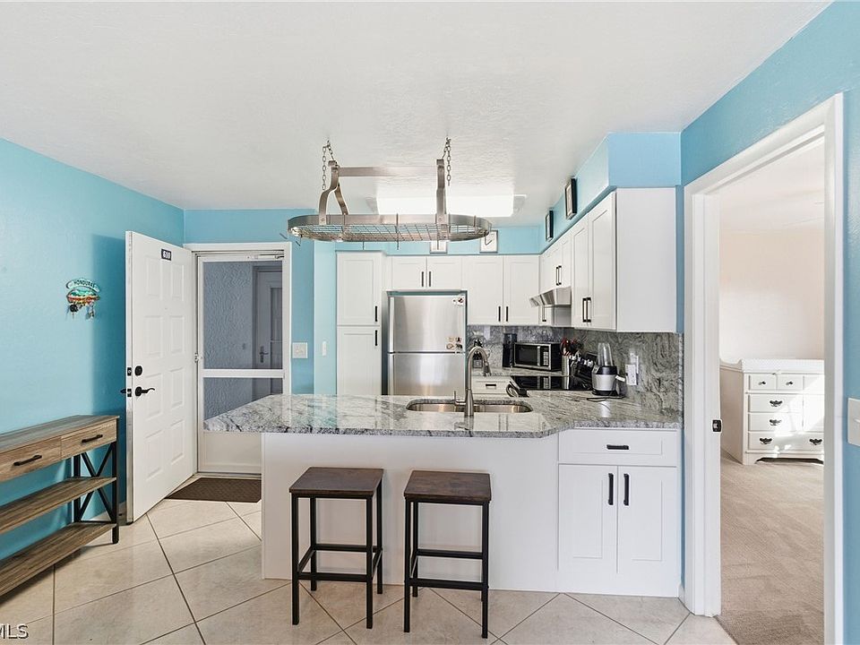 1st image of 1100 Pondella Rd APT 610