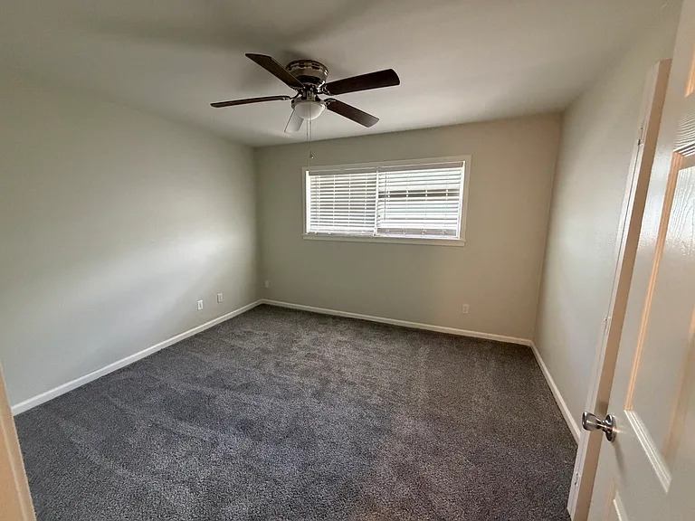 2729 Rio Grande St — Photo 5