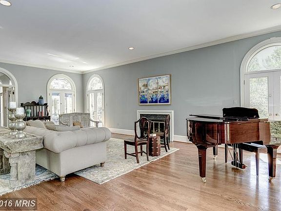 5th image of 2221 Halcyon Ln