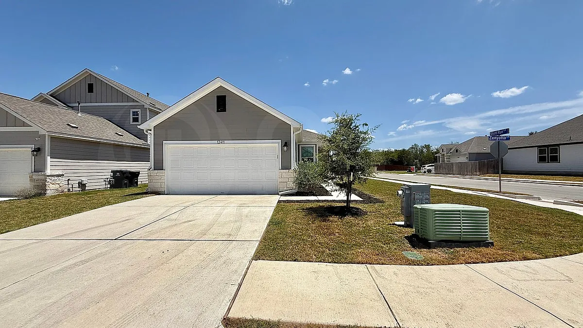 4 bed, 2.0 bath, 1600 sqft, $1,900 — Photo 1