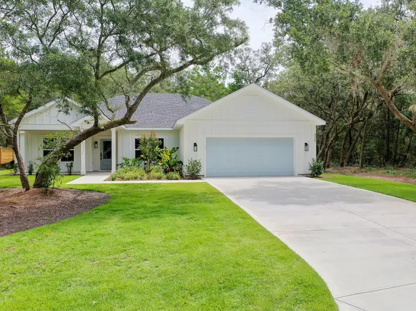 335 J Hunters Way S, Freeport, FL 32439