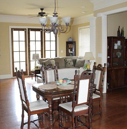 5th image of 910 Augusta Dr Unit 103