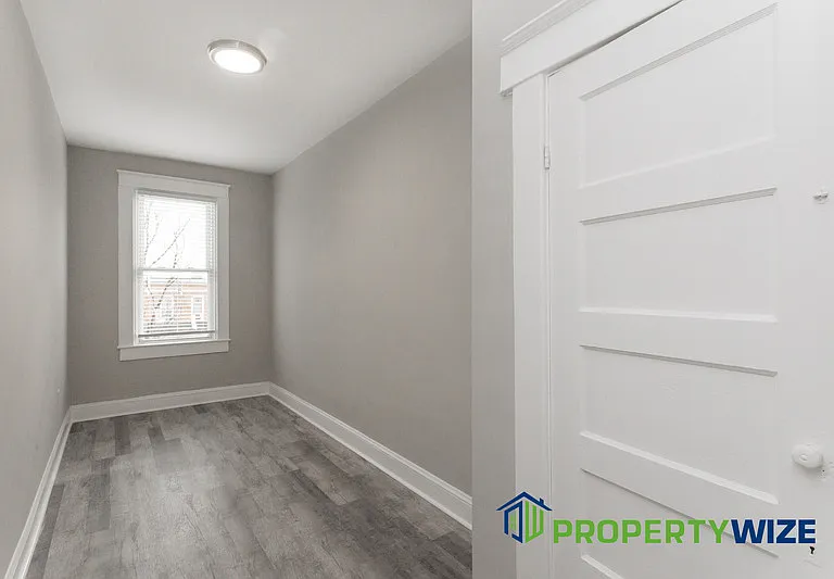 1814 E 30th St — Photo 19
