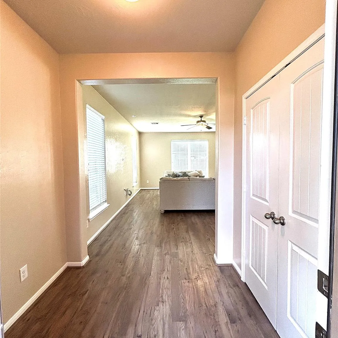 4 bed, 2.5 bath, 1930 sqft, $2,500 — Photo 3