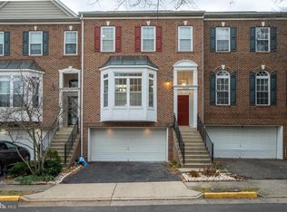 8648 Royal Worcester Ln, Fairfax, VA 22031