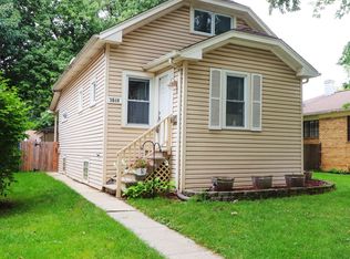 3840 Raymond Ave, Brookfield, IL 60513