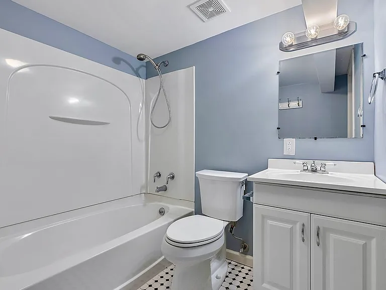 1149 Saratoga Dr — Photo 8