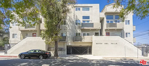 22705 Del Valle St Photo 1